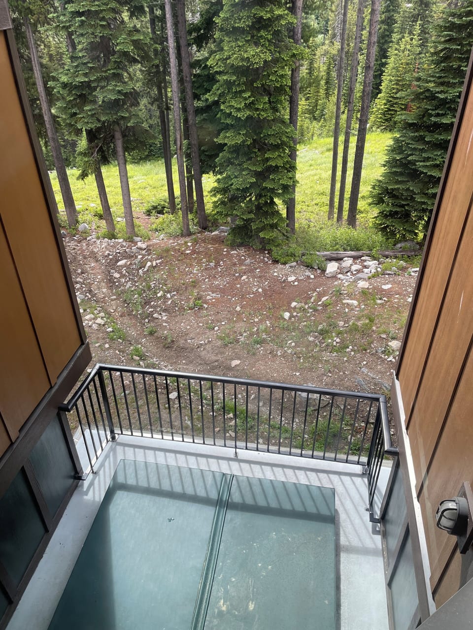 Shared hot tub. Ski season only.