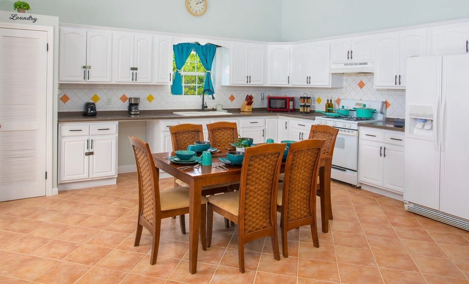Open concept dining and kitchen