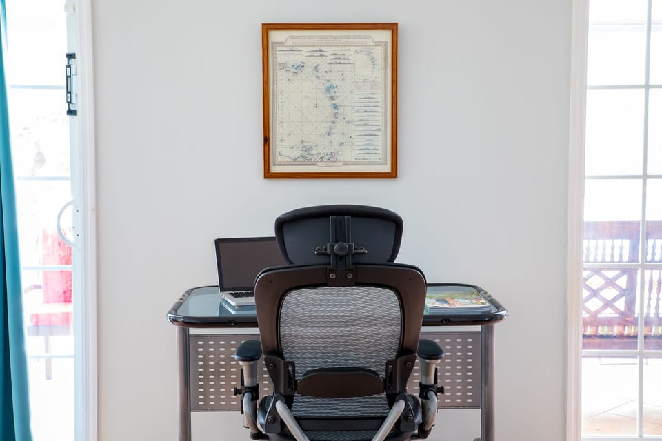 Dedicated workstation area with outdoor viewing