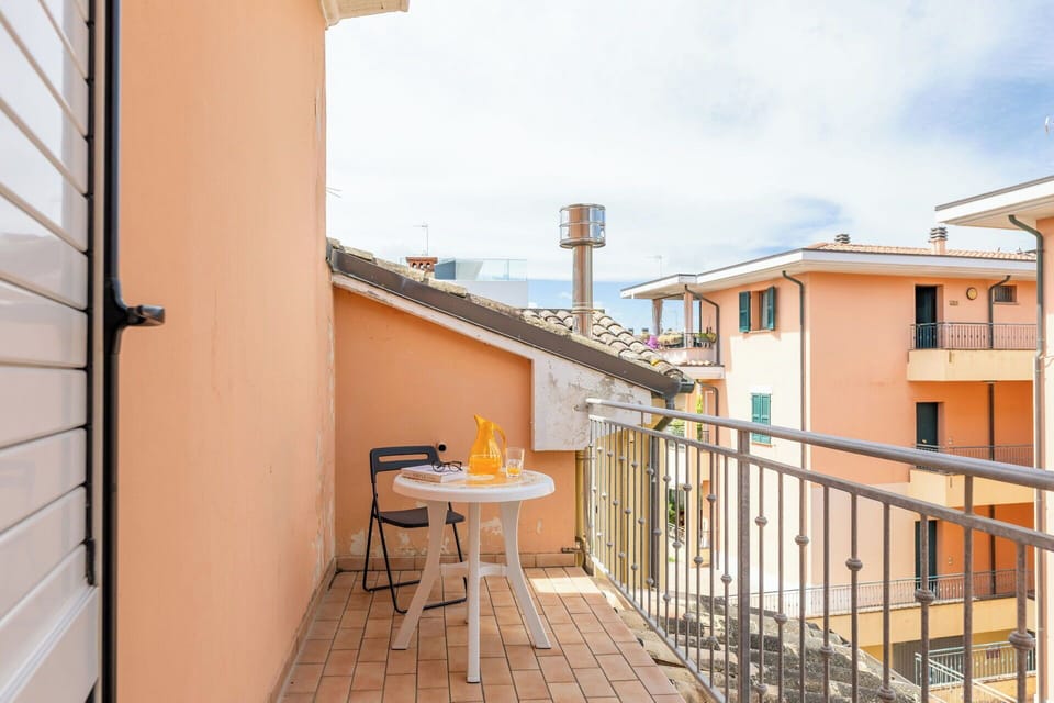 Balcony / Terrace / Patio