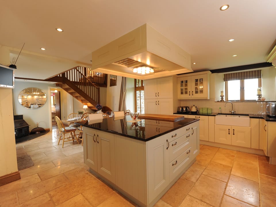 Spacious kitchen and dining area | Mole Hall, Torrington