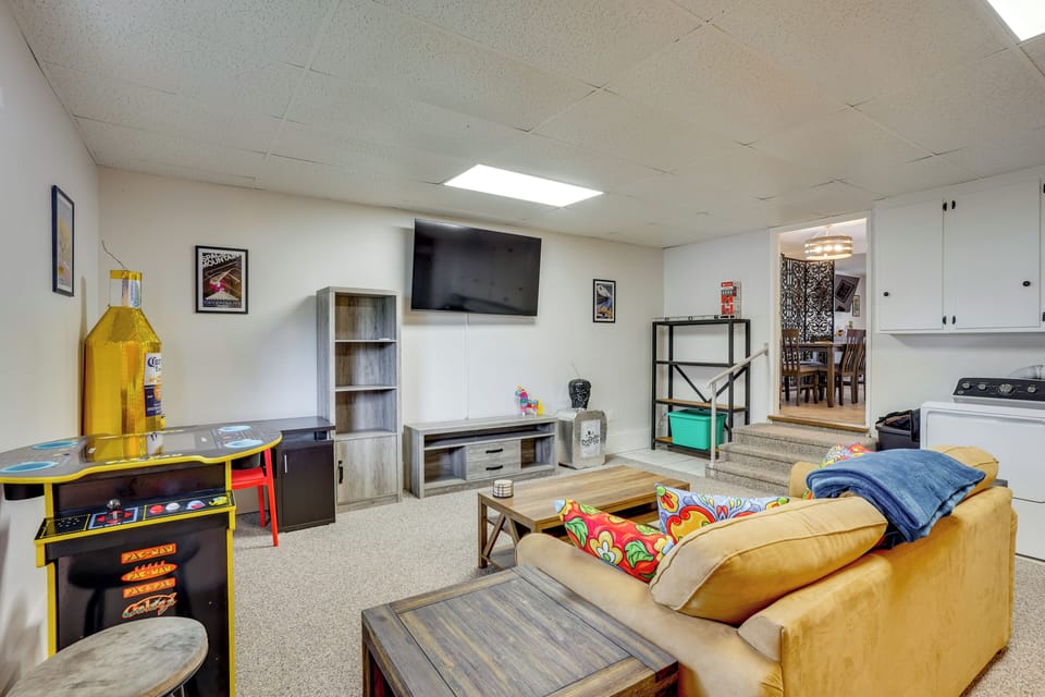 Family Room | Full Sleeper Sofa