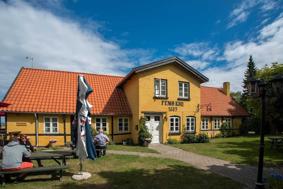 Hotel Exterior [summer]