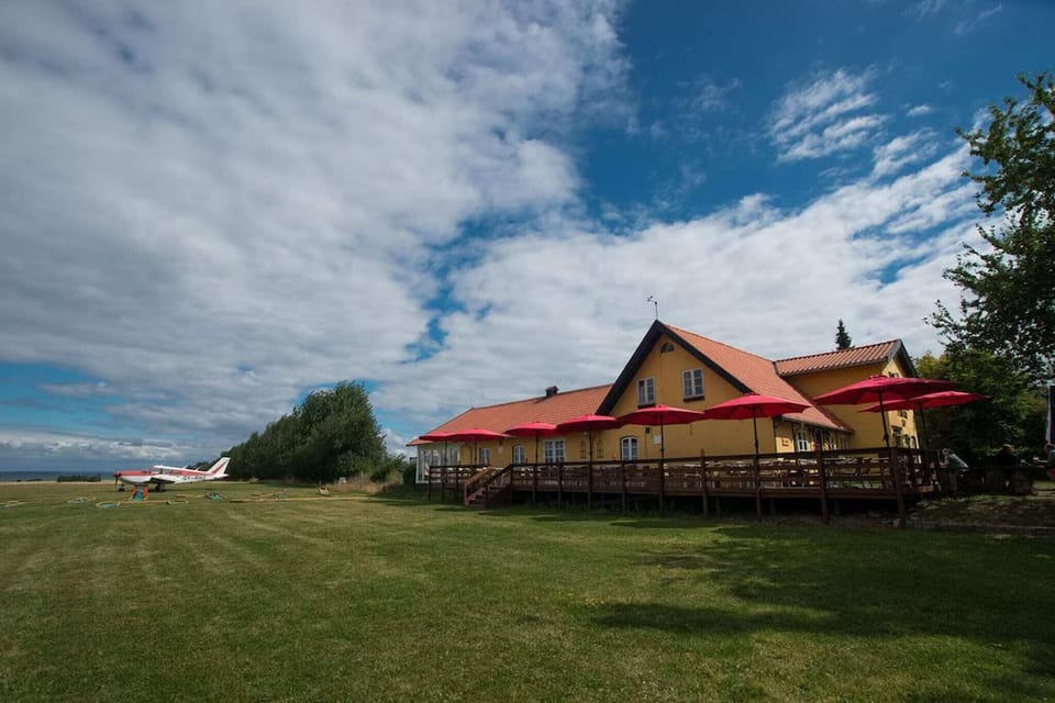 Hotel Exterior [summer]
