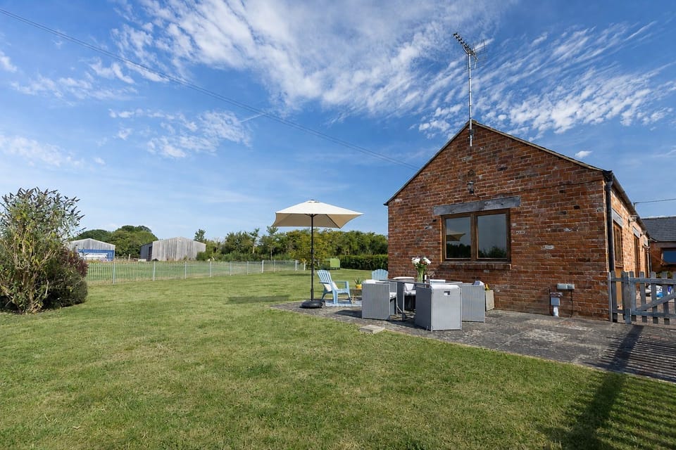 Blackberry Barn exterior - StayCotswold