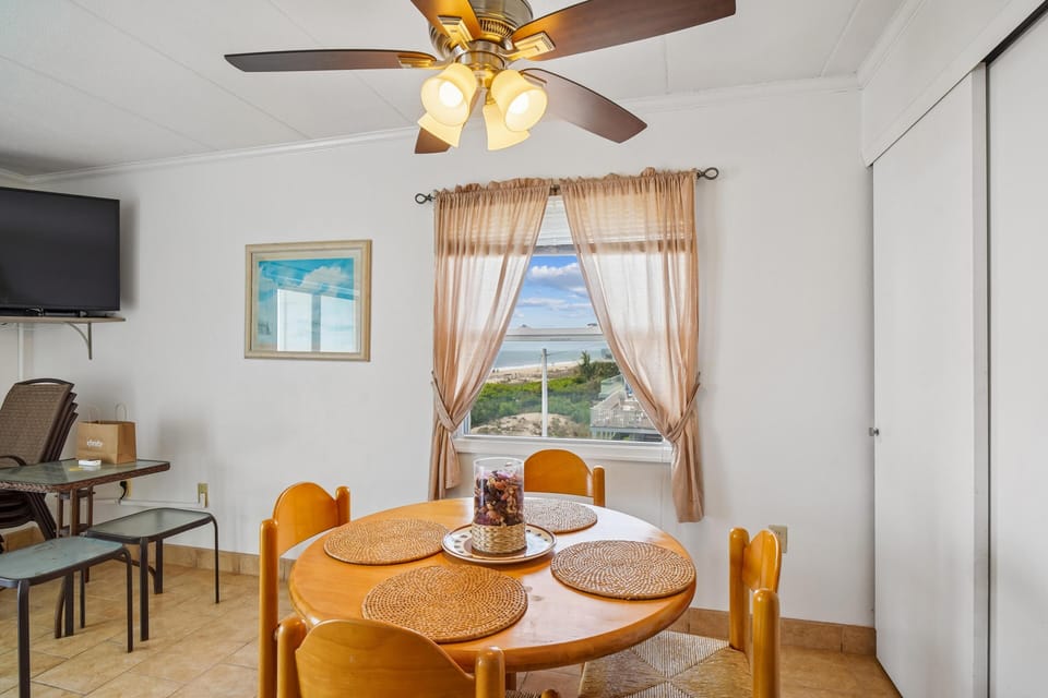 Group,Dining Area,