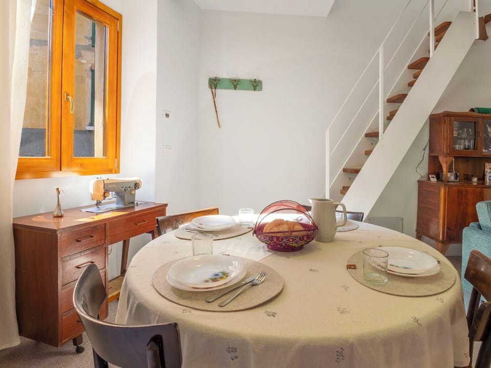 Furniture, Interior Design, Wall, Flooring, Wood, Floor, Ceiling, Table, Room, Chair