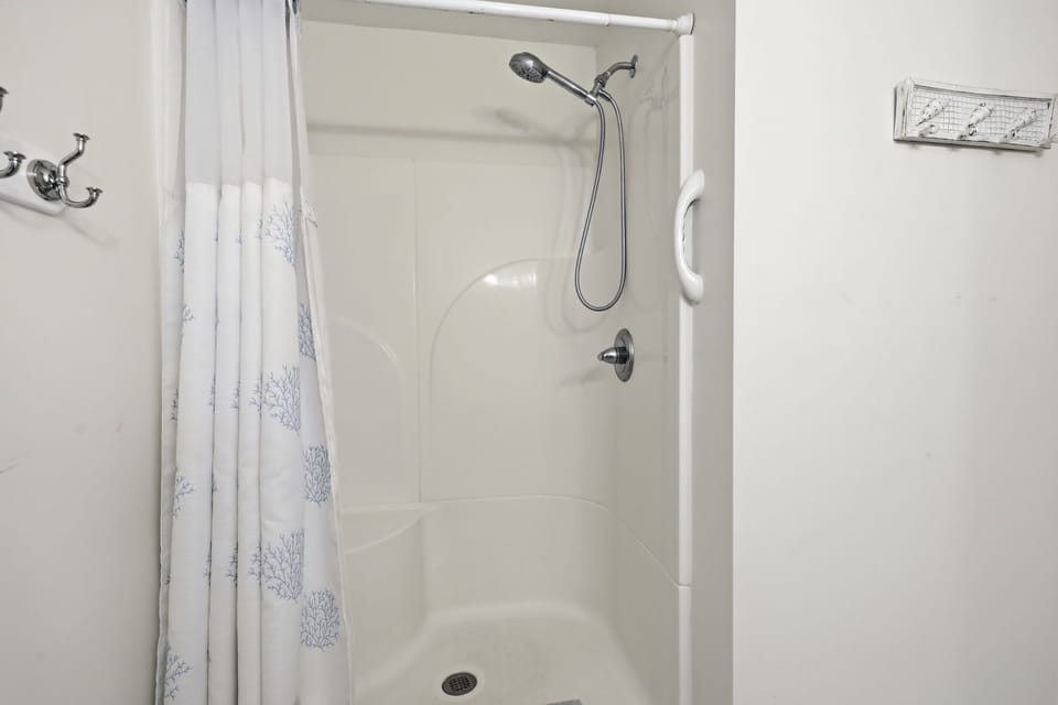 Primary bath with  shower
