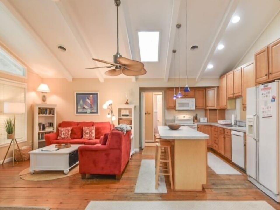 Kitchen/LR