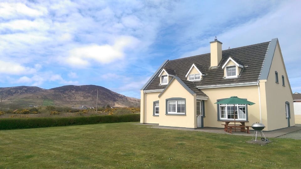'Cois Farraige' 500 meters from Ballinskelligs beach 