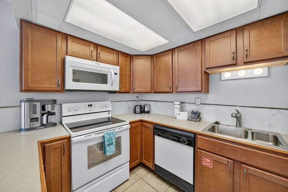 Fully equipped kitchen with everything needed for easy meals and beachside dining.