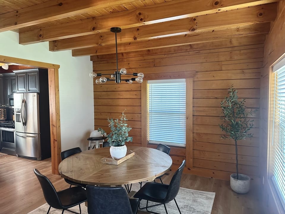 Dining room.