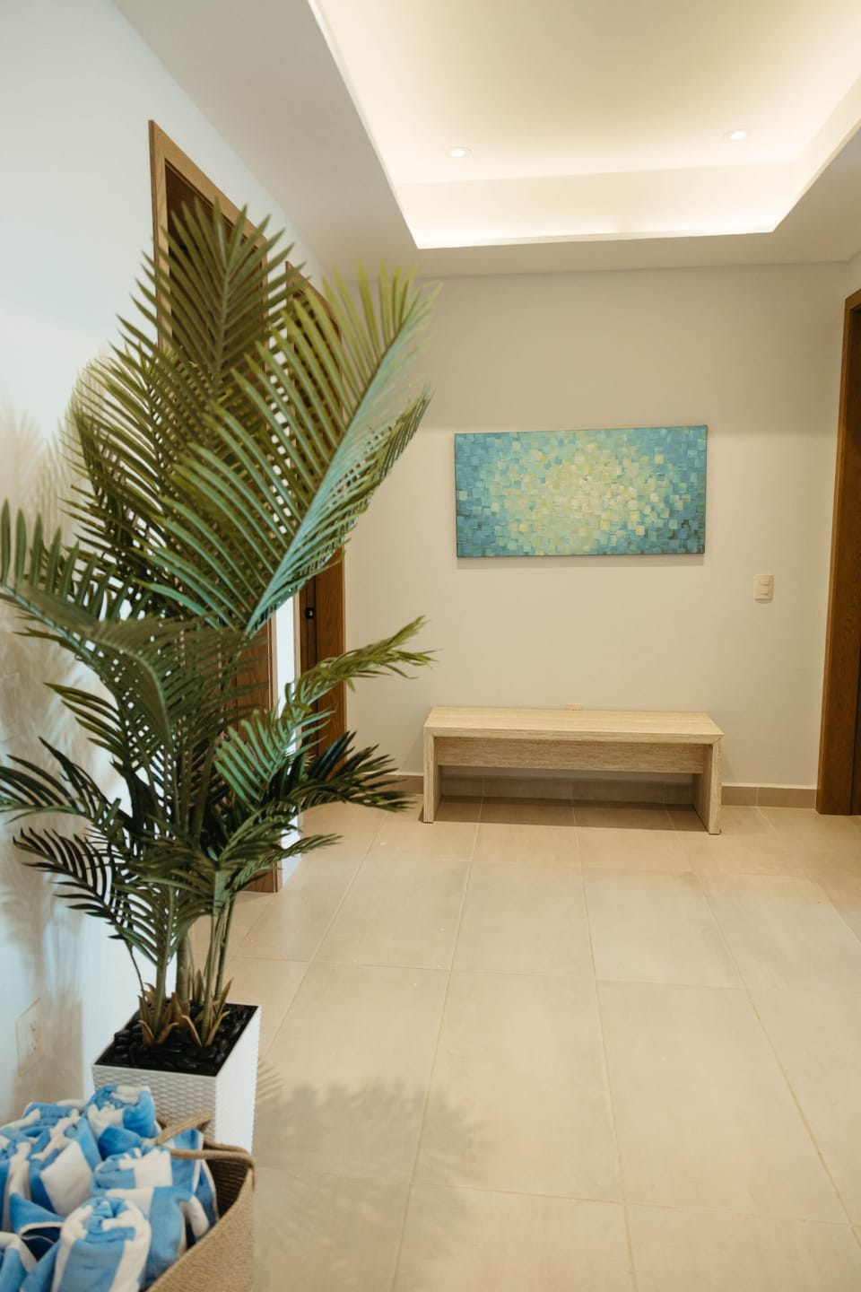 1305 Entry Way