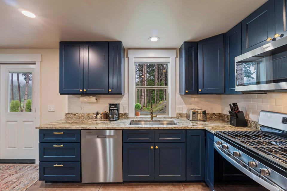 Fully equipped kitchen essentials ready for your convenience.