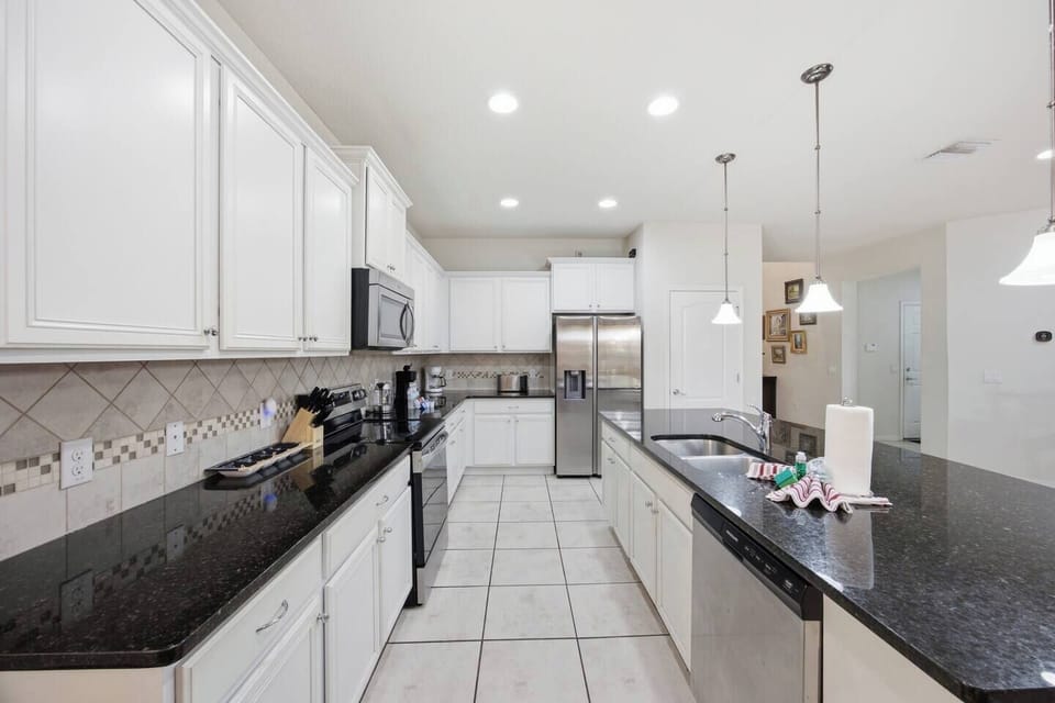 Kitchen - Refrigerator, Cooking range, Oven , Dishwasher