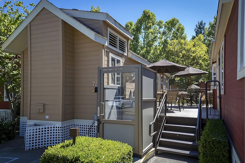 Arrive with ease and follow the path to your entrance.