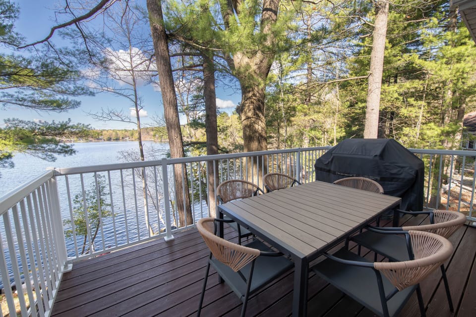Main floor deck w/ BBQ