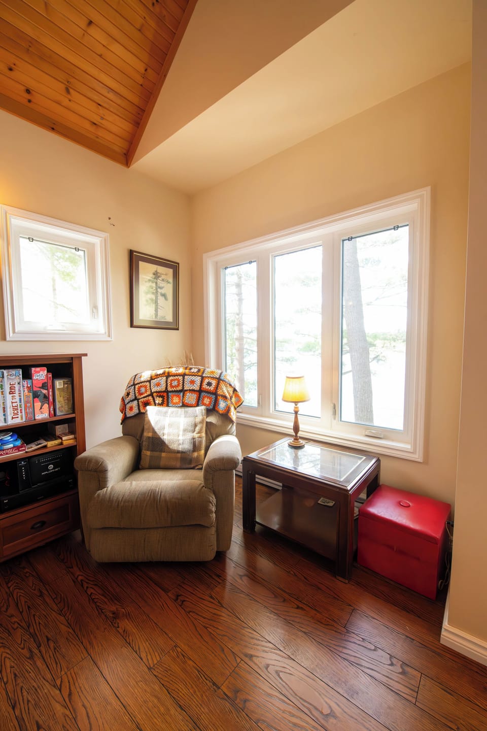 Reclining chair w/ lakeview