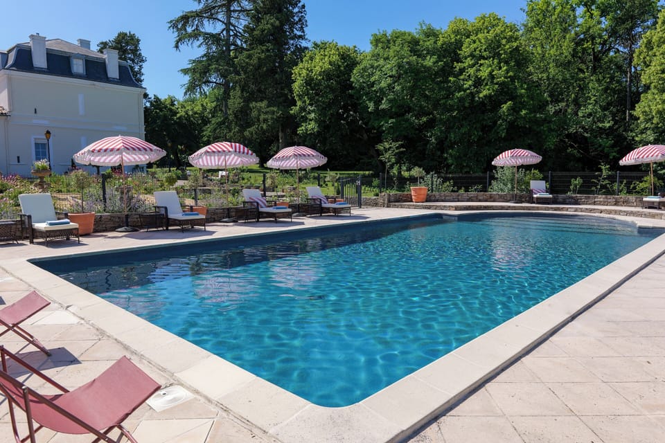 The specially designed liner ensures the temperature averages 24-30 degrees.