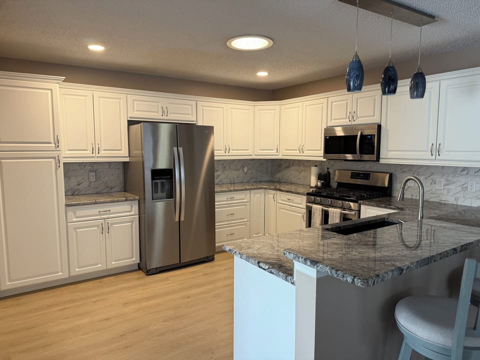 Kitchen equipped with everything you need I stocked it like it was for myself