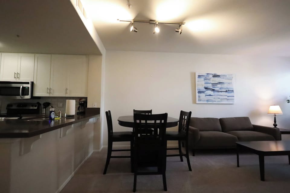Spacious 1BR Located in Misson Valley w/ Parking Apartment in Serra Mesa