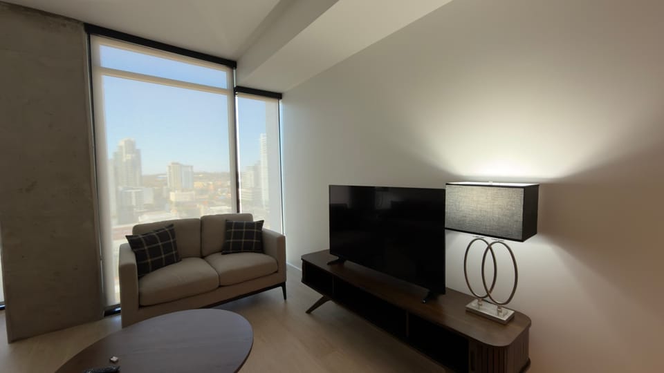 1BR in Downtown w/ Wi-Fi • Parking & Pool Apartment in San Diego
