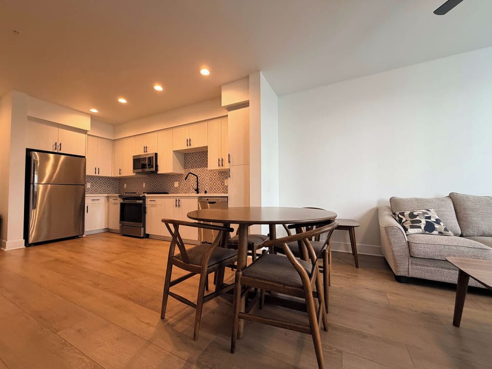 1BR w/ Balcony San Diego w/ Wi-Fi • Parking Apartment in San Diego