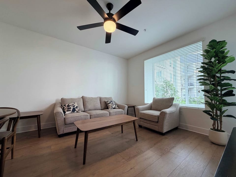1BR w/ Balcony San Diego w/ Wi-Fi • Parking Apartment in San Diego