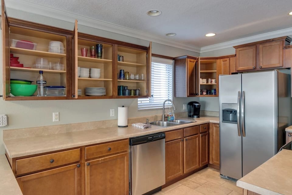 Fully Stocked Vacation Rental (Just Bring Food)