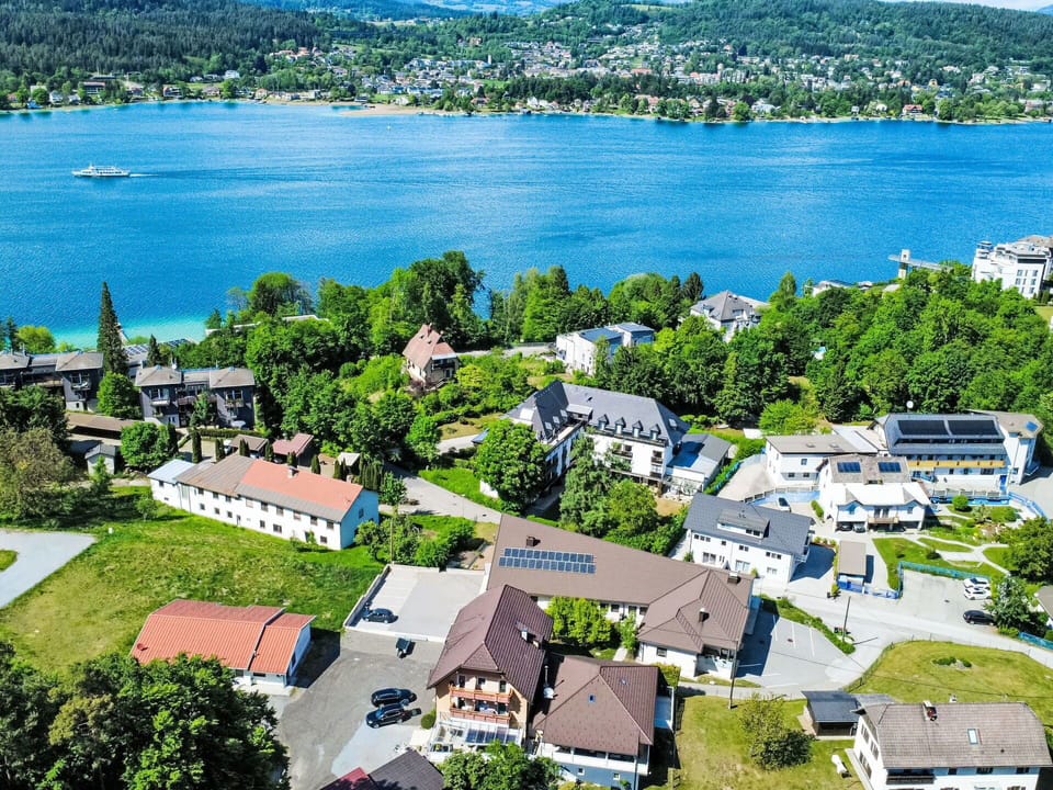 Bird'S-Eye View, Residential Area, Landscape, Aerial Photography, Coastal And Oceanic Landforms, House, Coast, Human Settlement, Urban Design, Suburb