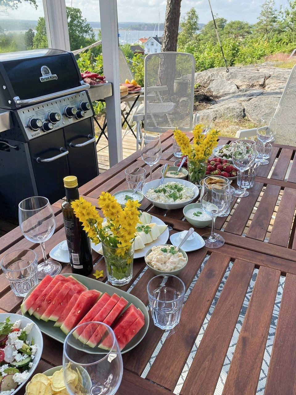 Outdoor dining