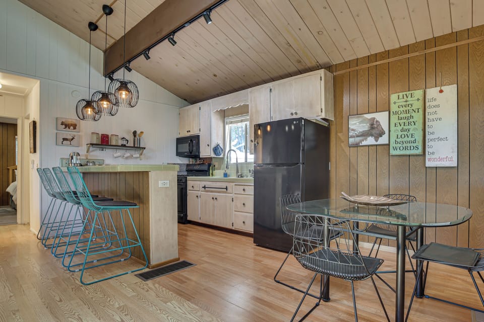Kitchen | Main Level