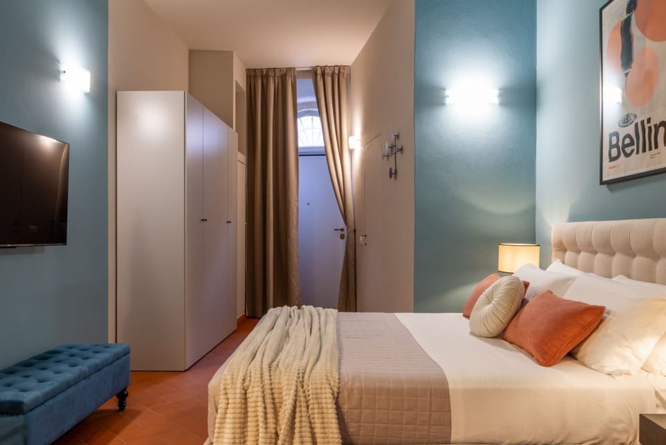 Casa Bellini - Romantic suite within the ancient walls of the center Apartment in Florence