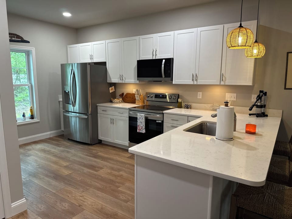 Kitchen does have a k-cup coffee machine and toaster.