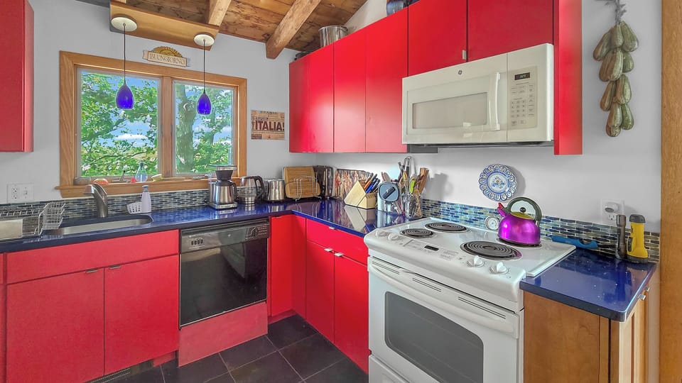 Nicely equipped kitchen