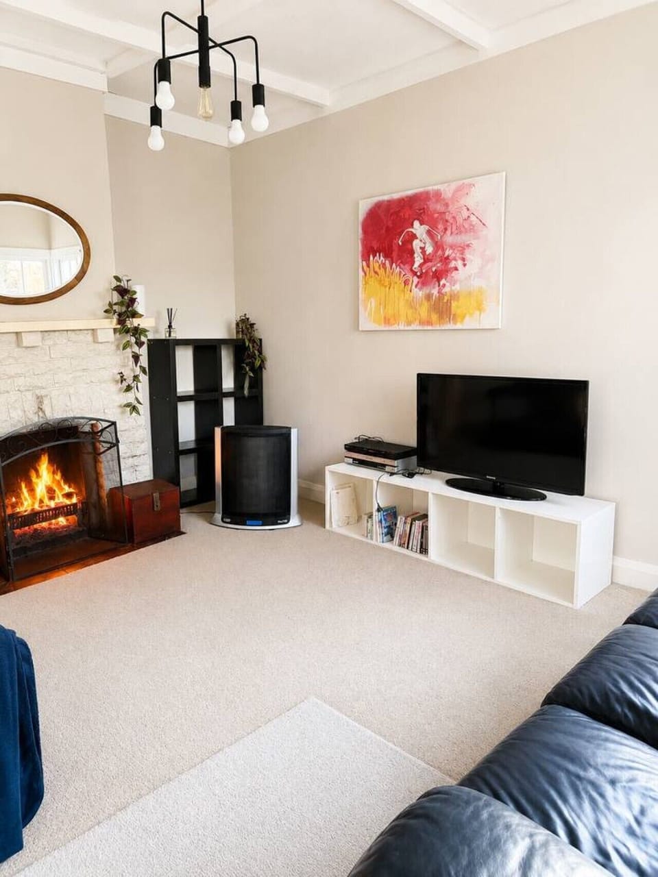 Warm living area with fireplace for winter stays