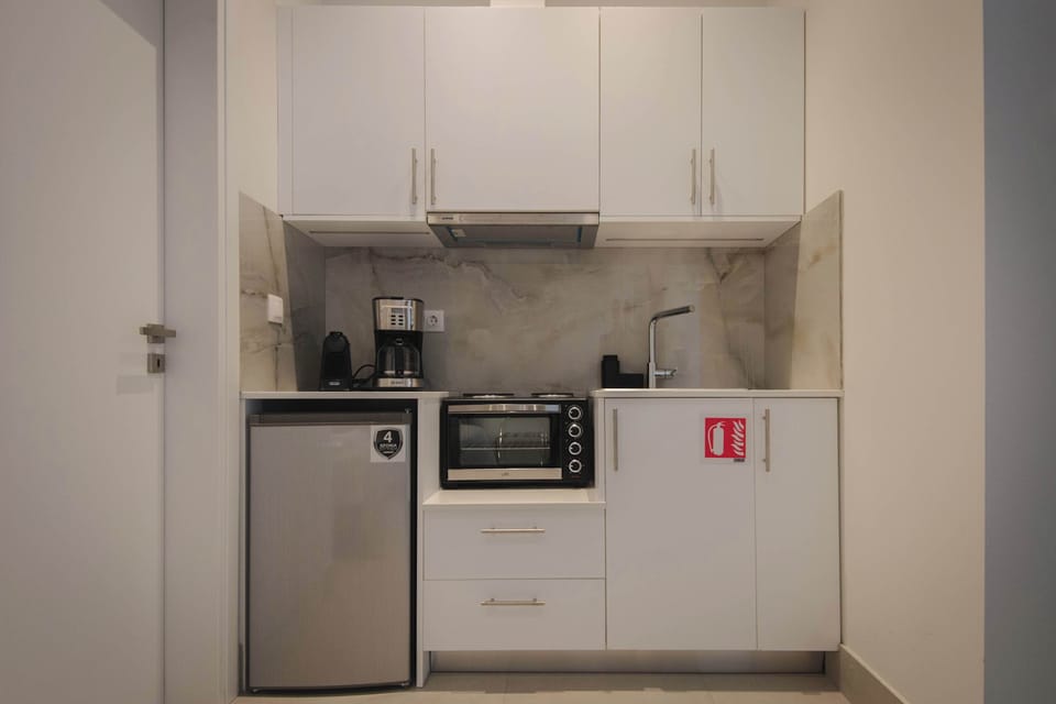 Fully equipped kitchenette for easy stays