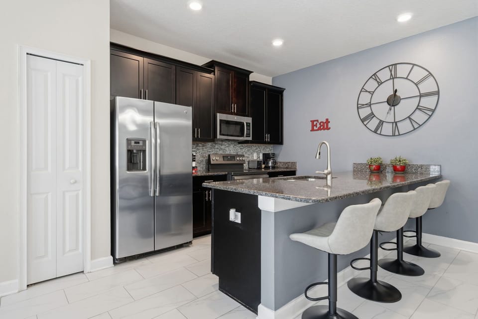 Fully-equipped kitchen