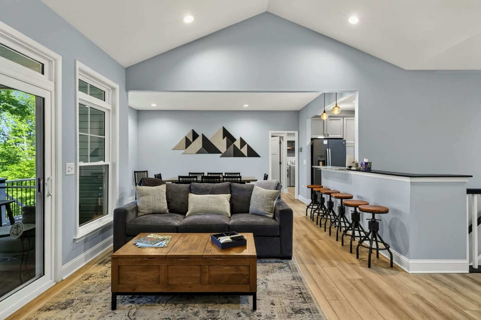 Great Room - Bright, airy, and built around the view. 1 GB high-speed WiFi throughout.