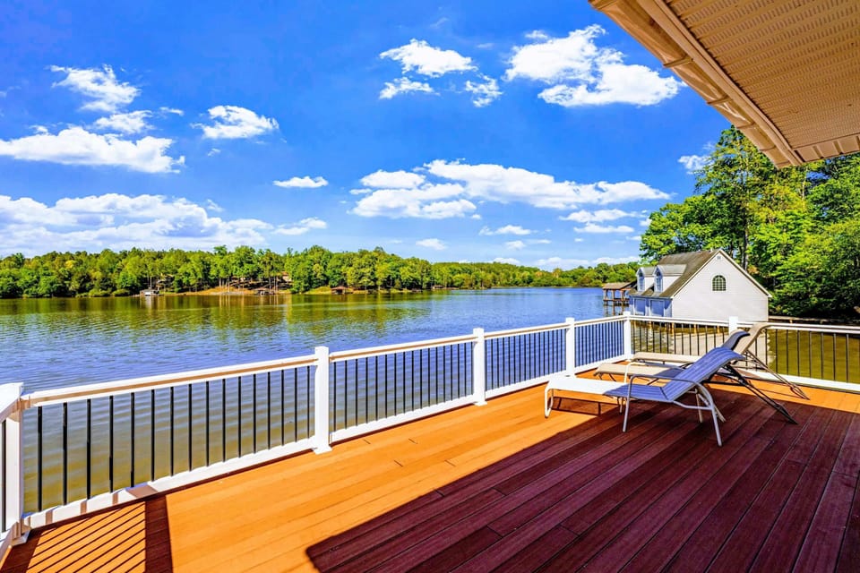 Dock - Outdoor seating right at the lake's edge, perfect for early-morning quiet.