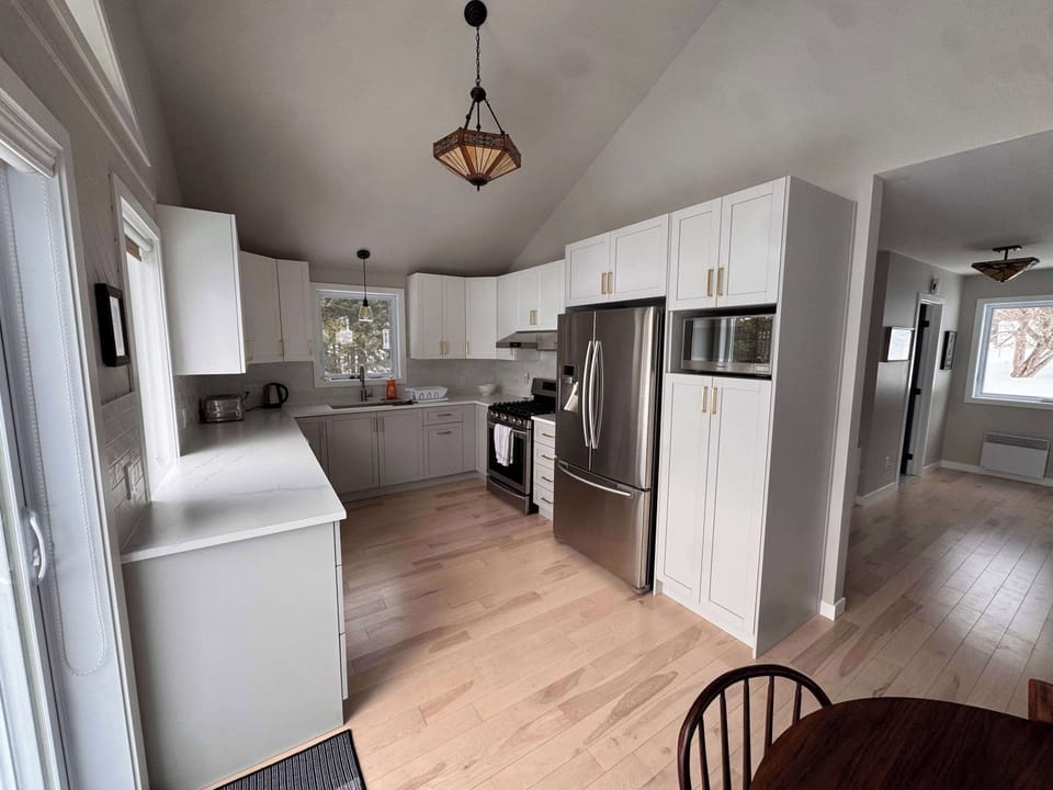 Full kitchen, actually cook if you want to