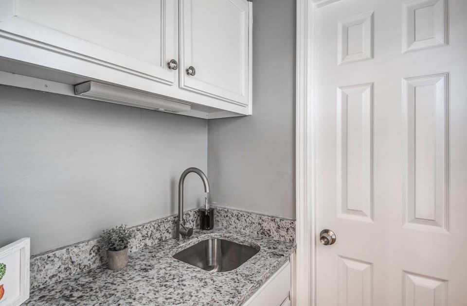 Kitchen faucet 