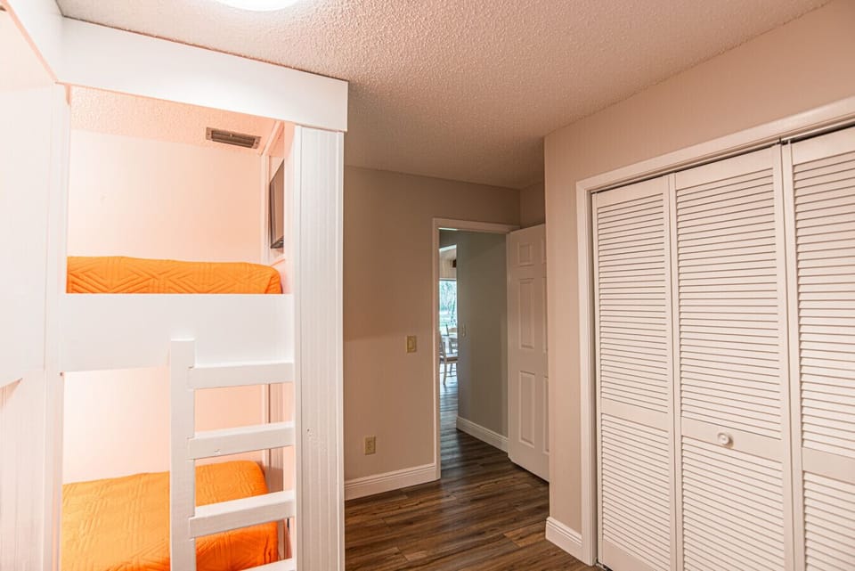 Built In Bunks | TV`s Built In | 4 Twins