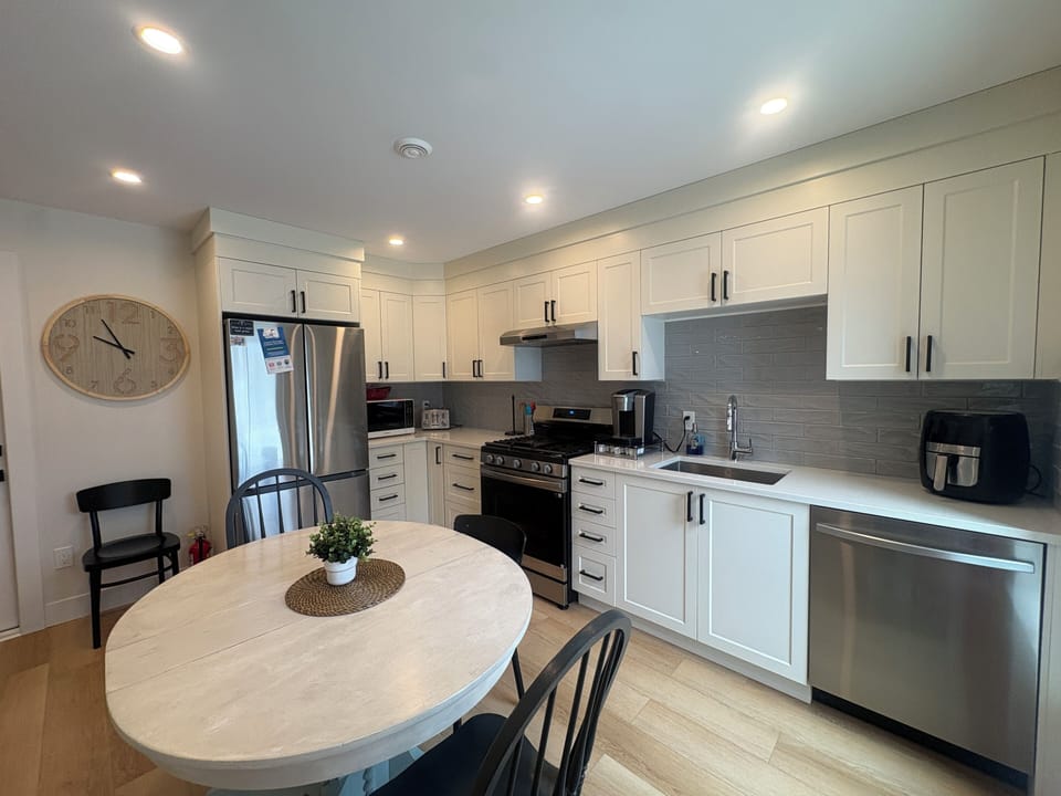 Full size kitchen. Just bring your groceries and enjoy!