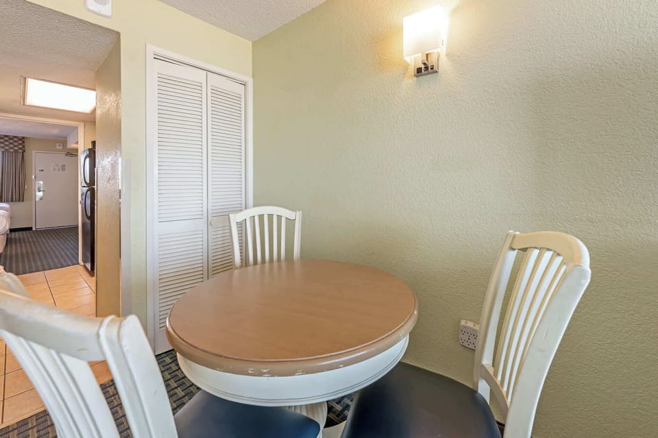 Dining Area🍽️
