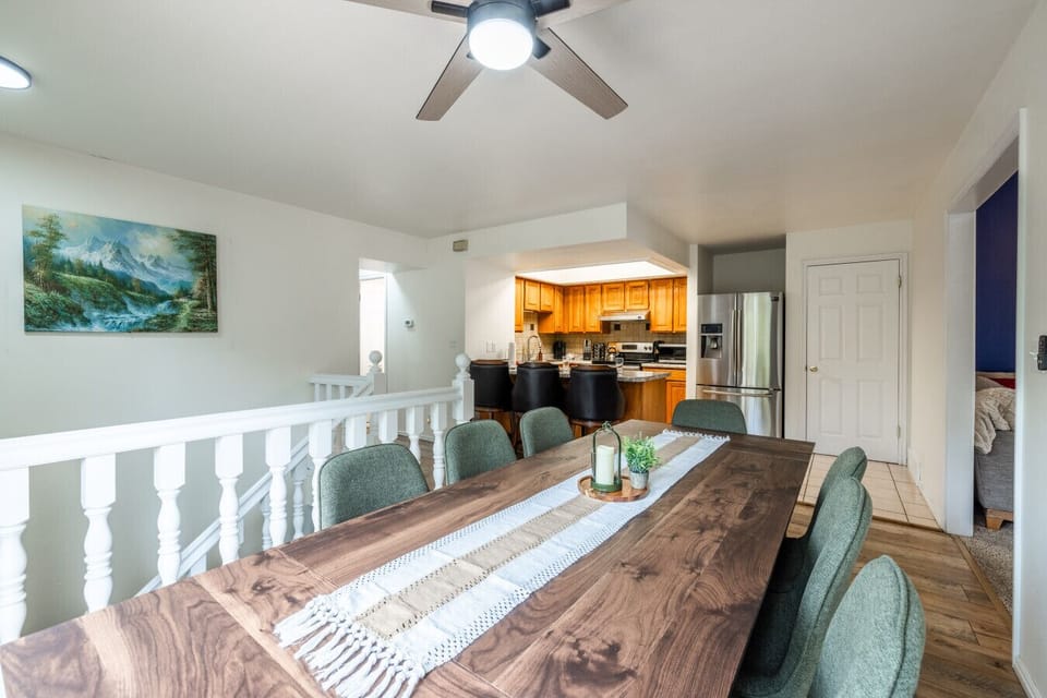 Bright and open dining space right off the kitchen
