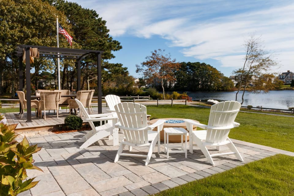 25 Menemsha Road