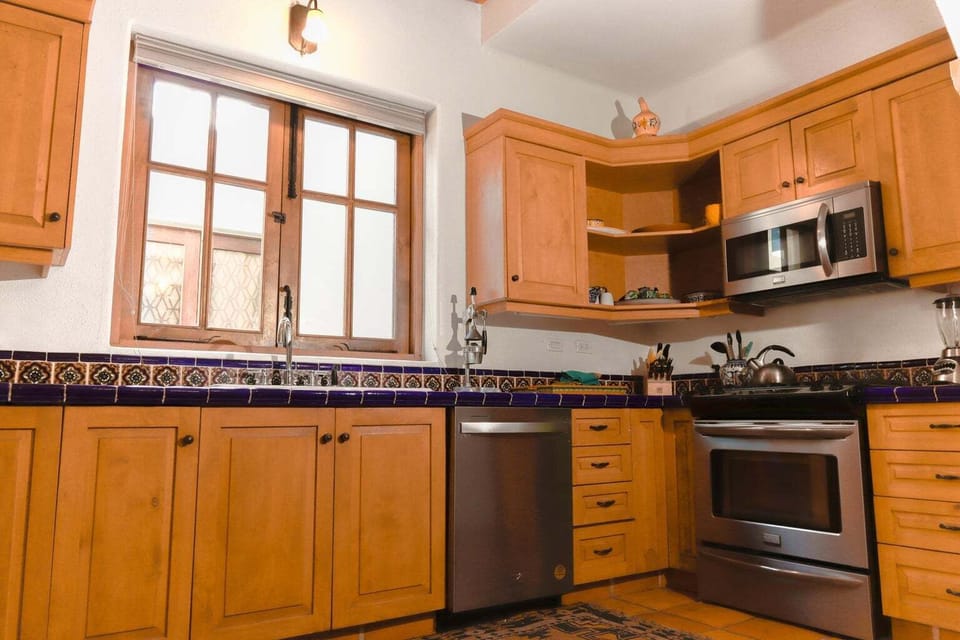 Kitchen AV78
Fully equipped Gas stove 
Dripping coffee maker