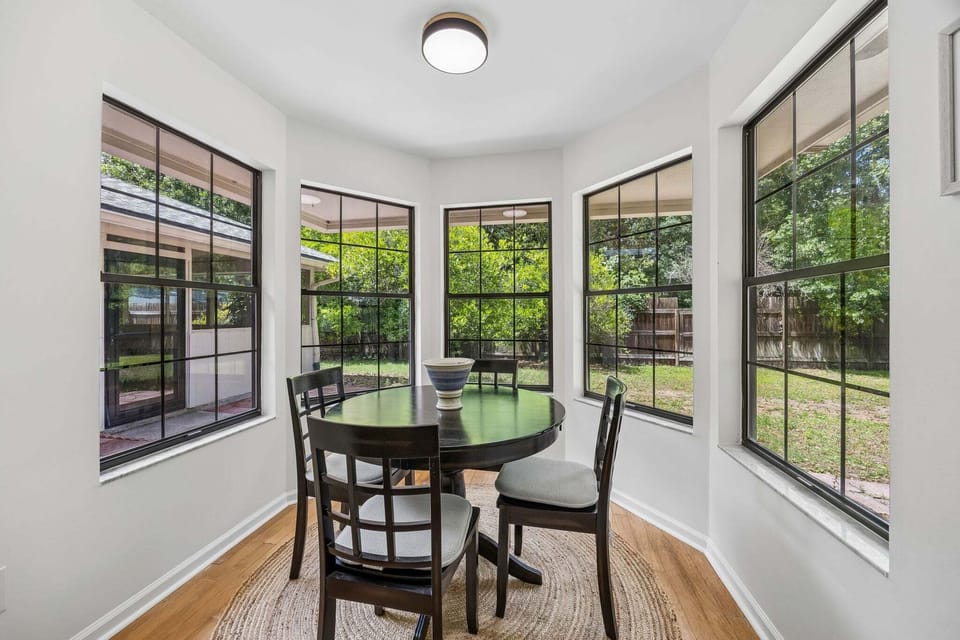 Breakfast nook