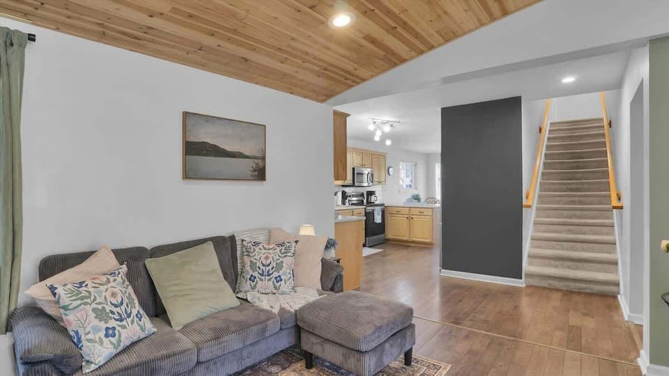 Living Area with Comfortable Seating & Open Layout